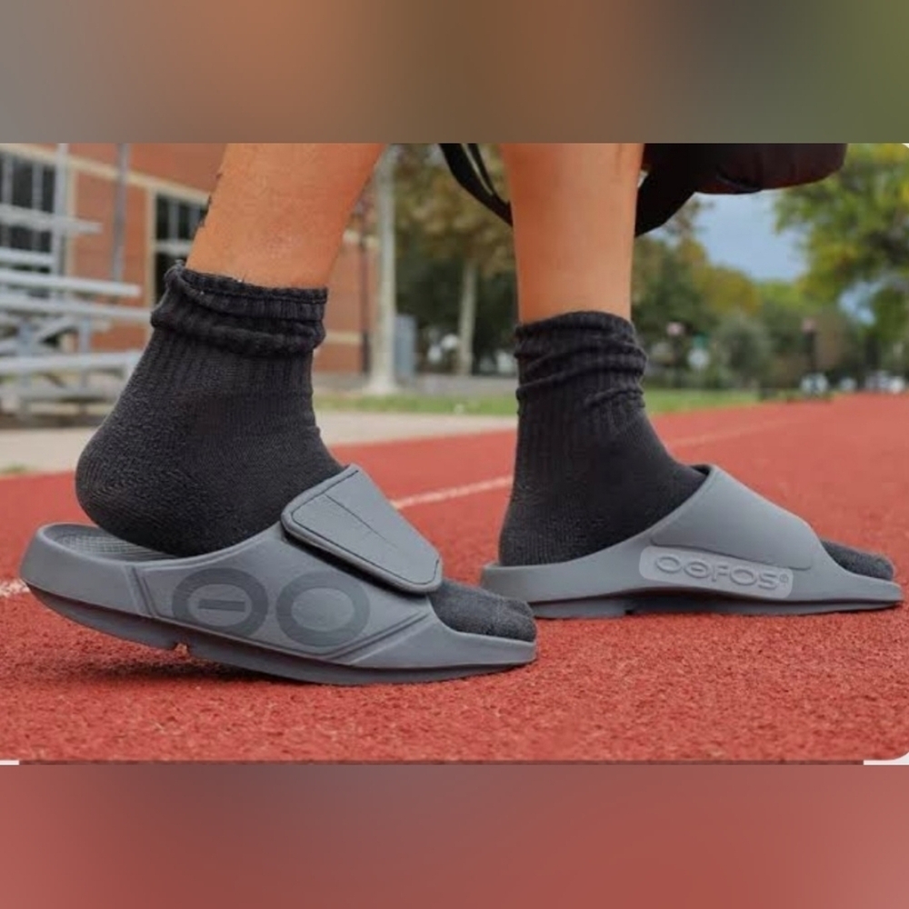 Gray OOFOS Men's Recovery Sandals - Picture 1 of 8